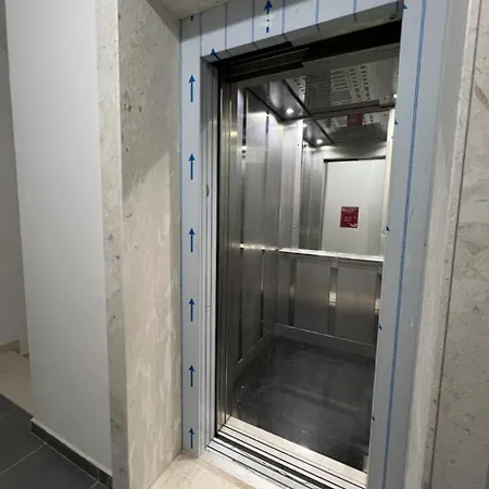 Sunrise Qerret Lägenhet Kavaje